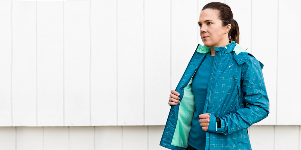 Asics women's storm shelter clearance jacket